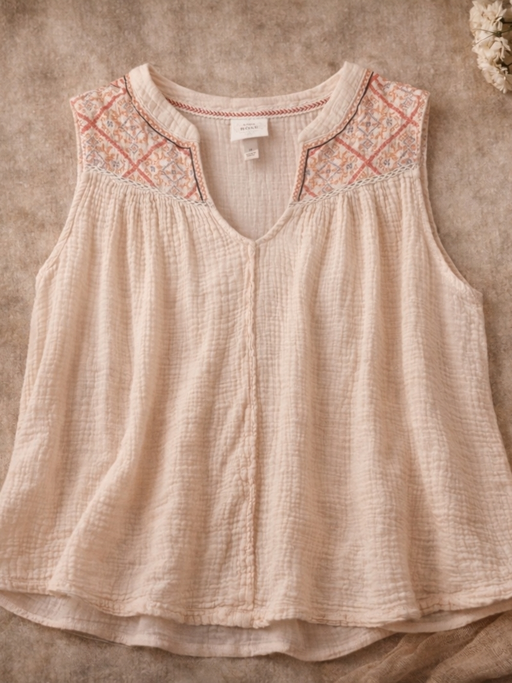 Knox Rose Cream Gauze Sleeveless Embroidered Yoke Boho Tank Top Medium